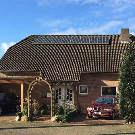01-german-real-estate-features-home-solar-panel-rooof-470-470