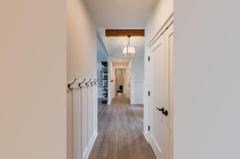 09-bothell-westhill-home-hallway-1024-680